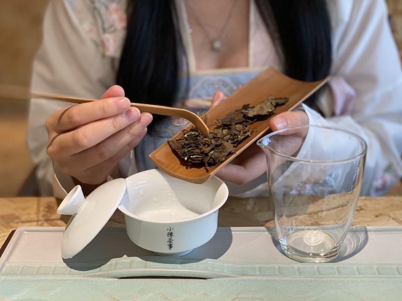 冬天喝什么茶好呢?紅茶好呢,還是綠茶好呢?