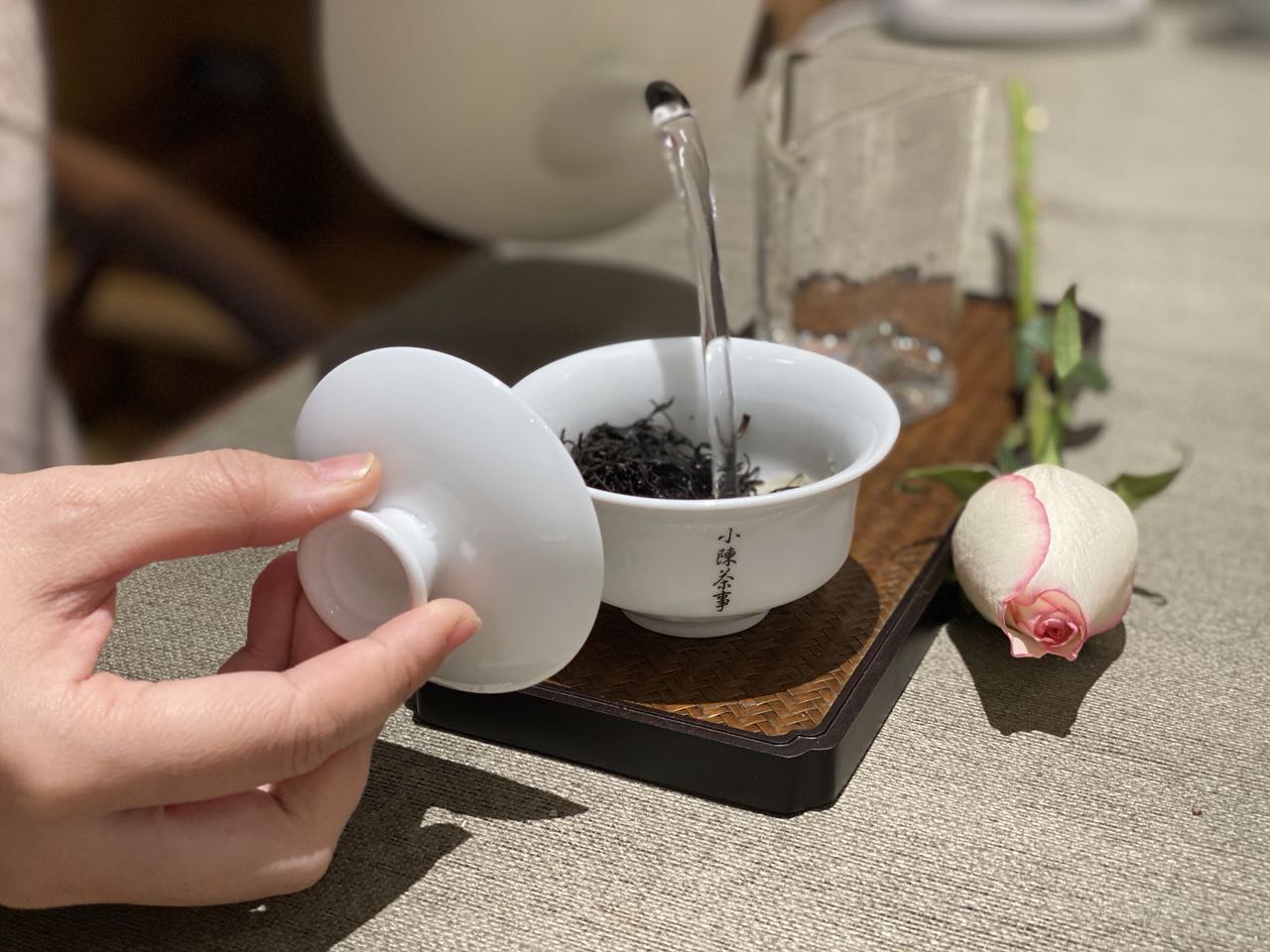冬天喝什么茶好呢?紅茶好呢,還是綠茶好呢?