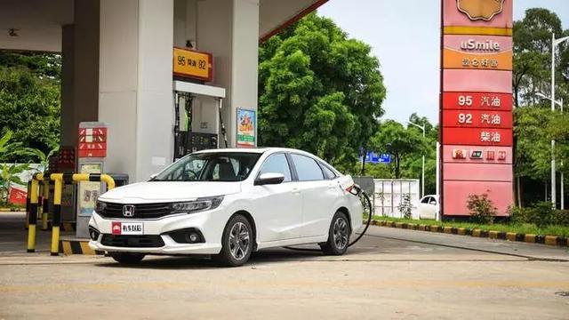 15萬元左右空間大還超省油，這些SUV和轎車都很值得推薦