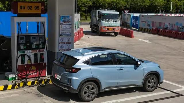 15萬元左右空間大還超省油，這些SUV和轎車都很值得推薦