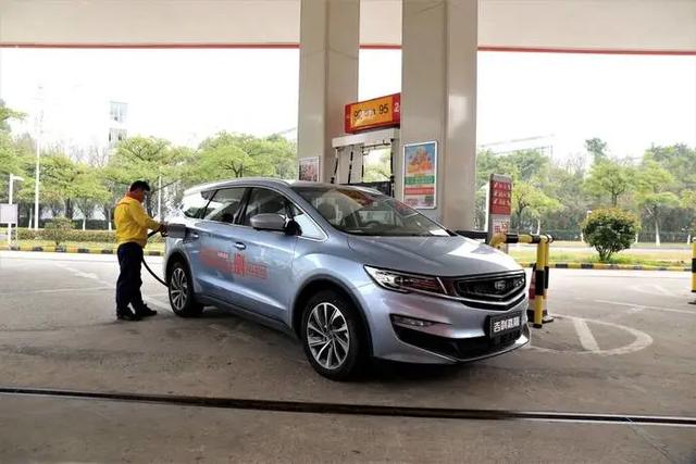 15萬元左右空間大還超省油，這些SUV和轎車都很值得推薦