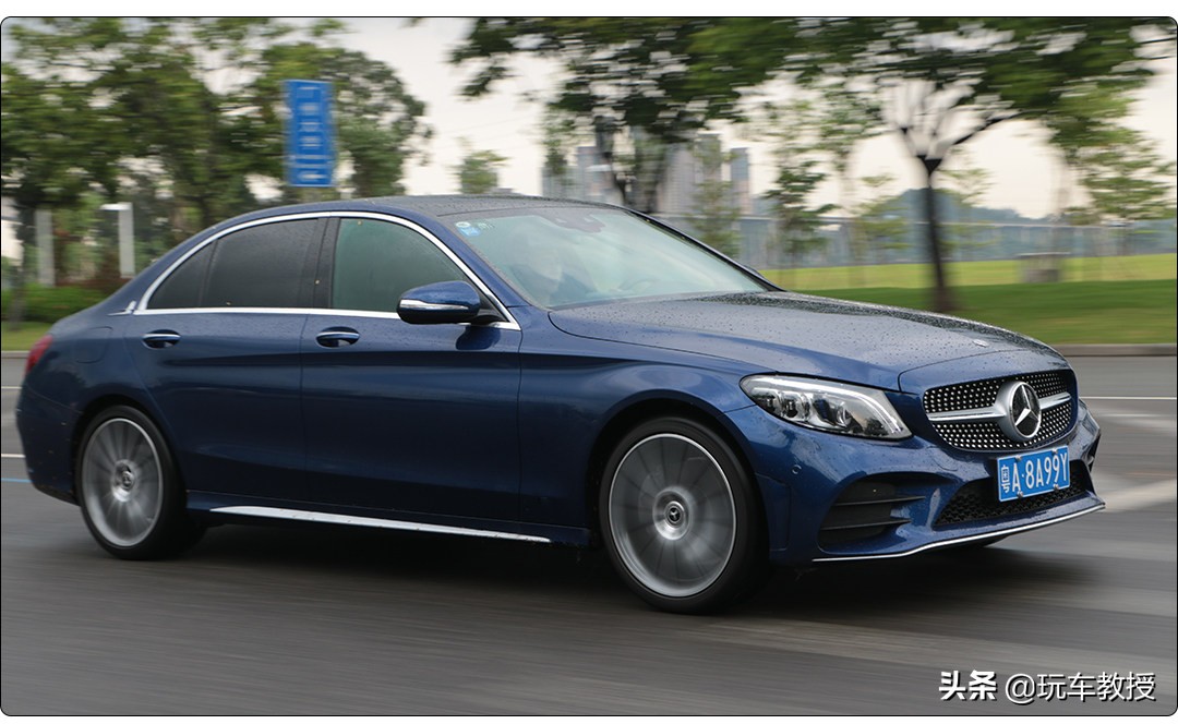 十分之一的人都買(mǎi)了豪車(chē)，4款30萬(wàn)級(jí)熱門(mén)車(chē)代表誰(shuí)更適合你？