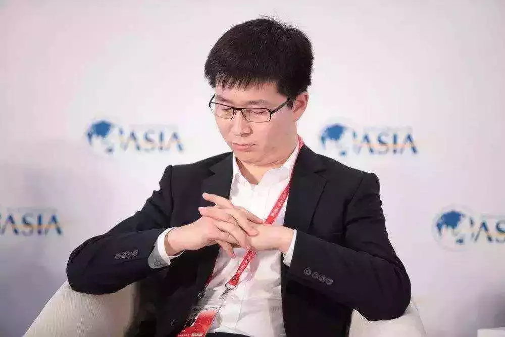 紅極一時的Papi醬，現(xiàn)在怎么樣了？在這個時代，沒人活的容易