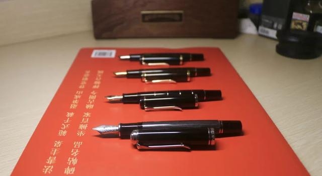 我的鳥筆初嘗試——幾支基本款現(xiàn)產(chǎn)百利金鋼筆對比評測