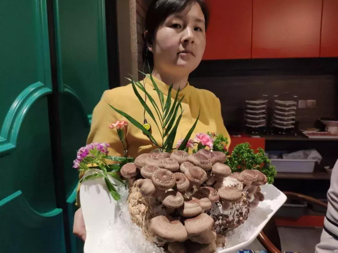 三四斤重的斑魚(yú)，只能削出40片魚(yú)片？無(wú)錫這家西北火鍋，不一般！