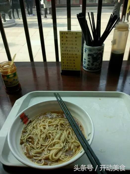 城隍廟新玩法，傳統(tǒng)與現(xiàn)代交融的新年味！