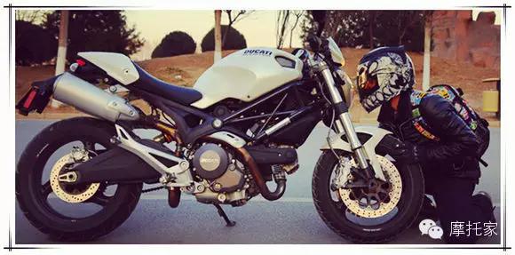 摩托家／聊聊我曾經(jīng)的最愛，08款杜卡迪ducati 696