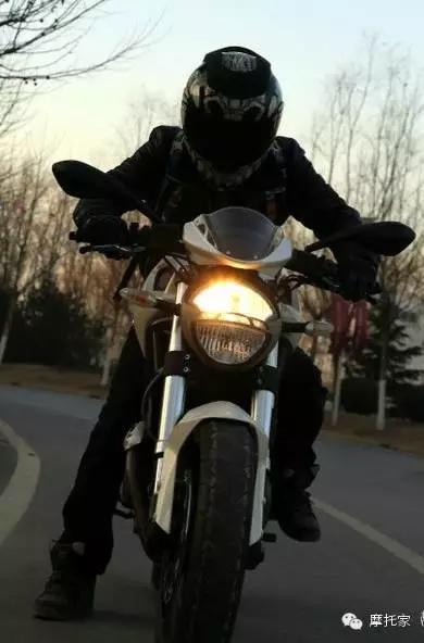 摩托家／聊聊我曾經(jīng)的最愛，08款杜卡迪ducati 696