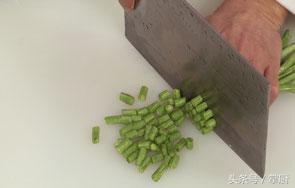 橄欖菜最好吃，最有營(yíng)養(yǎng)的做法，小時(shí)候媽媽經(jīng)常這樣做給我們吃