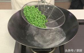 橄欖菜最好吃，最有營(yíng)養(yǎng)的做法，小時(shí)候媽媽經(jīng)常這樣做給我們吃