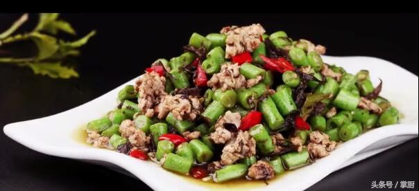 橄欖菜最好吃，最有營(yíng)養(yǎng)的做法，小時(shí)候媽媽經(jīng)常這樣做給我們吃