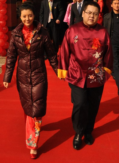 她出身名門神似王菲，湯唯為她當(dāng)綠葉，嫁40億丈夫也沒(méi)幸福！
