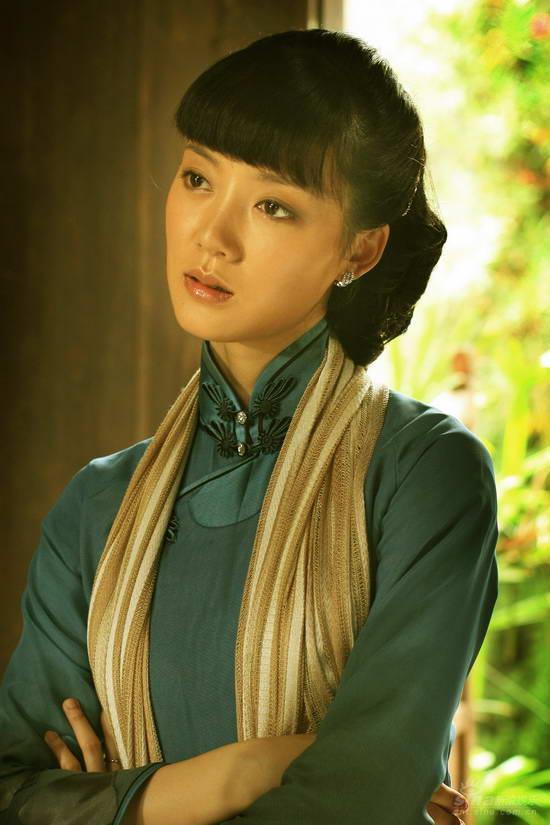 她出身名門神似王菲，湯唯為她當(dāng)綠葉，嫁40億丈夫也沒(méi)幸福！