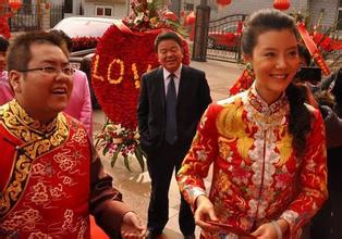 她出身名門神似王菲，湯唯為她當(dāng)綠葉，嫁40億丈夫也沒(méi)幸福！