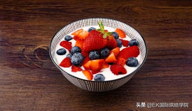 別扔！用不完的淡奶油，還能做這7款小甜品