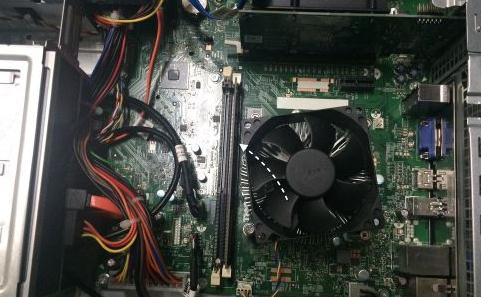 電腦黑屏主機開不了機怎么辦