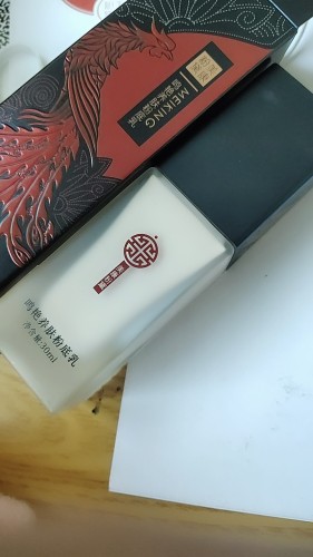 美康粉黛粉底液怎么樣適合什么膚質(zhì)，鳴艷養(yǎng)膚粉底液真實(shí)上妝體驗(yàn)