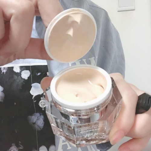 安美粉底霜怎么樣好用嗎，推薦安美金蓋粉底霜(細(xì)膩無(wú)暇奶油肌)