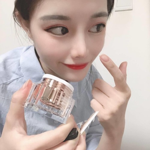 安美粉底霜怎么樣好用嗎，推薦安美金蓋粉底霜(細(xì)膩無(wú)暇奶油肌)