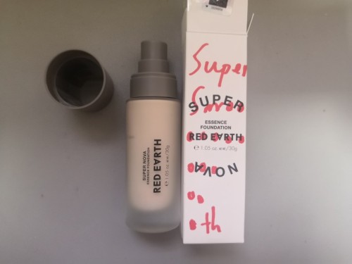 紅地球粉底液怎么樣是哪國產(chǎn)品適合油皮嗎，混合皮真實(shí)上妝體驗(yàn)