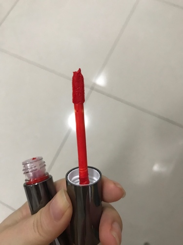 吾妖妝唇釉怎么樣是什么品牌，推薦熱門色號(hào)(05橘色試色)