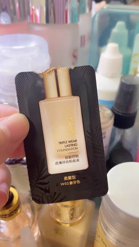 珀萊雅粉底液怎么樣適合什么膚質(zhì)，遮瑕版上妝體驗(yàn)(油皮親媽)