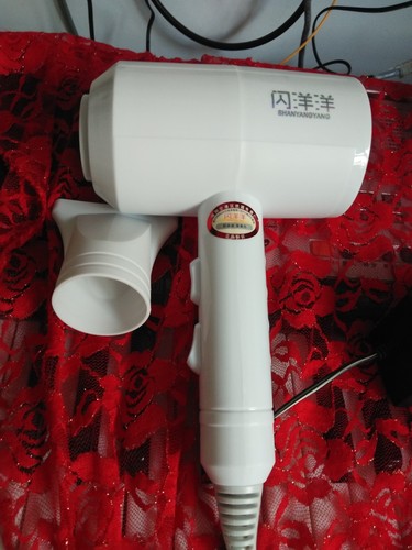 閃洋洋電吹風(fēng)機(jī)怎么樣質(zhì)量好嗎，用戶親身測(cè)評(píng)(價(jià)格僅19.9元)