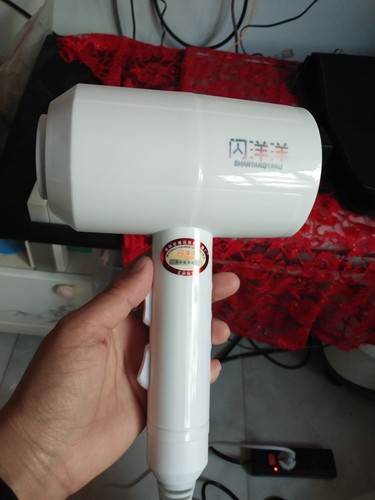 閃洋洋電吹風(fēng)機(jī)怎么樣質(zhì)量好嗎，用戶親身測(cè)評(píng)(價(jià)格僅19.9元)