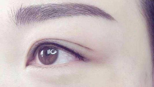 眼線(xiàn)和美瞳線(xiàn)的區(qū)別怎么畫(huà)，美瞳線(xiàn)更加自然(詳細(xì)方法教學(xué))