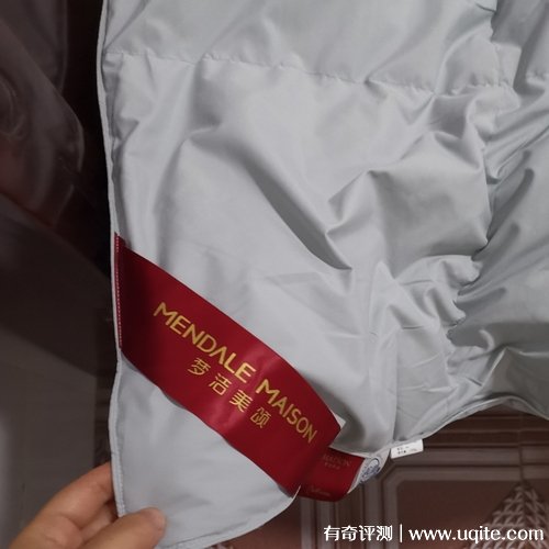 夢(mèng)潔羽絨被質(zhì)量怎么樣好用嗎，真實(shí)使用體驗(yàn)(品質(zhì)與顏值并存)
