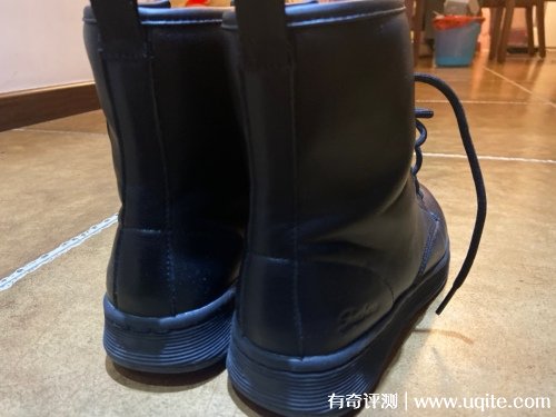 斯凱奇馬丁靴好穿嗎舒適嗎，真實(shí)購買體驗(yàn)(舒適/緩震/保暖)