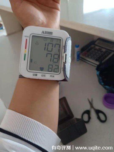 愛(ài)樂(lè)生電子血壓計(jì)質(zhì)量怎么樣，使用一個(gè)星期后點(diǎn)評(píng)(價(jià)格僅49元）  