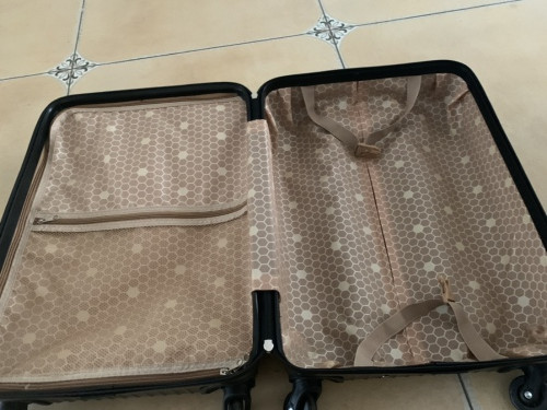 雷杰尼箱包質(zhì)量怎么樣是品牌好嗎，拉桿箱效果評測(國產(chǎn))